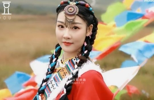 sex dân tộc địt em gái Chen Kexin nuốt nuồn nuột siêu hấp dẫn